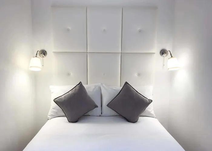Hanover 71 Suites